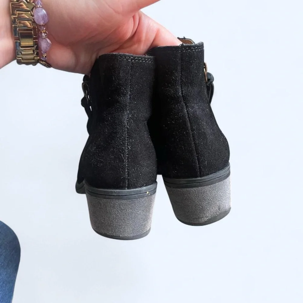 Altos ankle bootie from White Mountain shoes suede black size 8.5‎